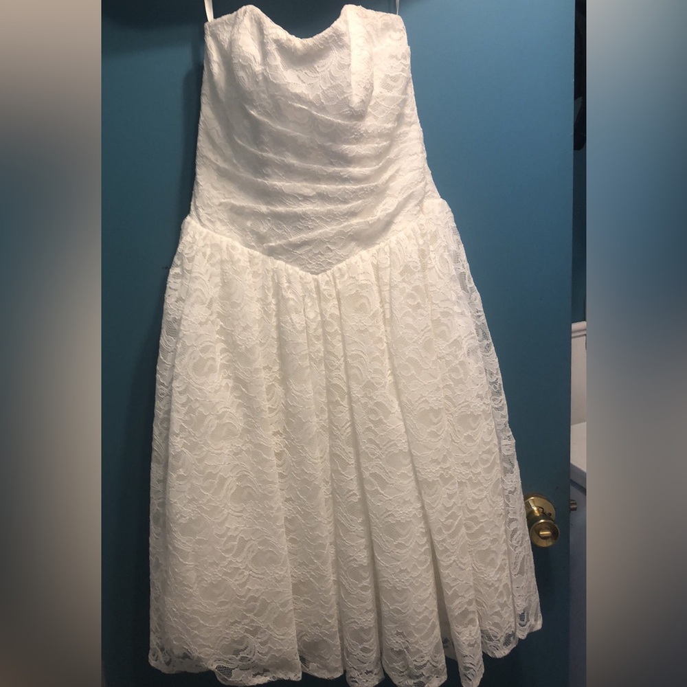 David’s Bridal knee length, lace, size 12 wedding 💒 dress